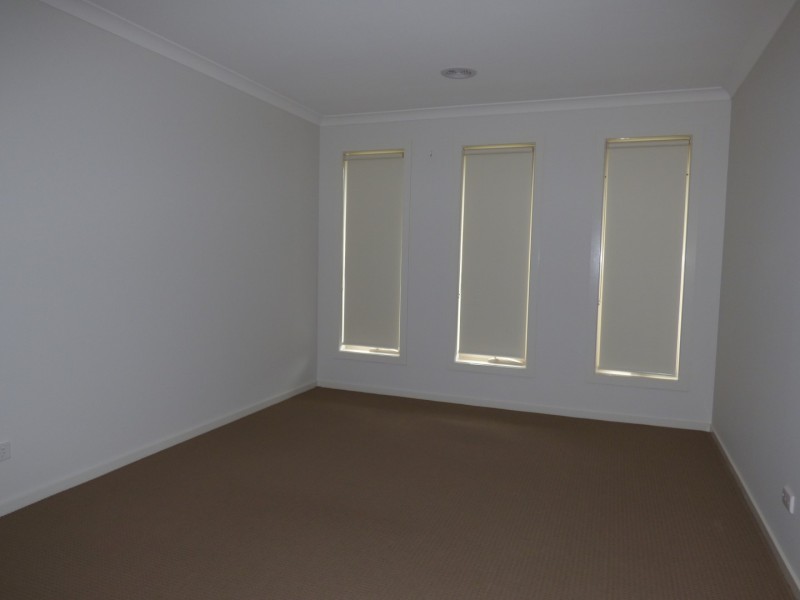 17 Darlington Drive, Williams Landing VIC 3027