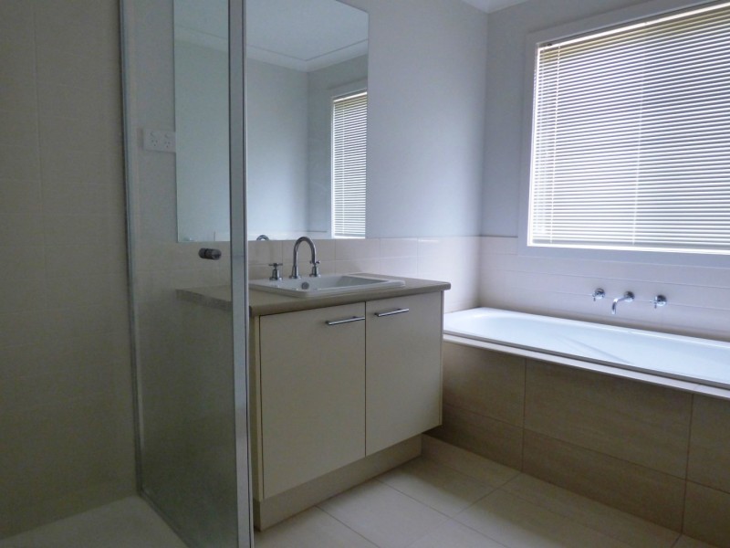 17 Darlington Drive, Williams Landing VIC 3027