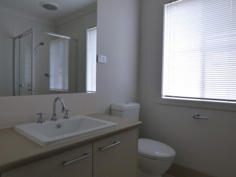 17 Darlington Drive, Williams Landing VIC 3027