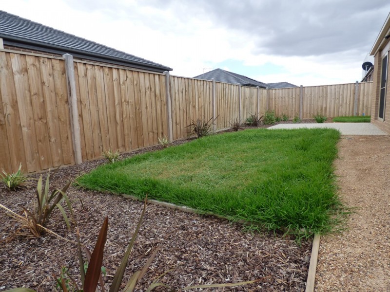 17 Darlington Drive, Williams Landing VIC 3027