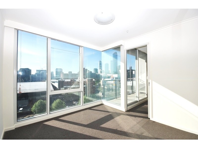 REF 22452/63 Whiteman Street, Southbank VIC 3006