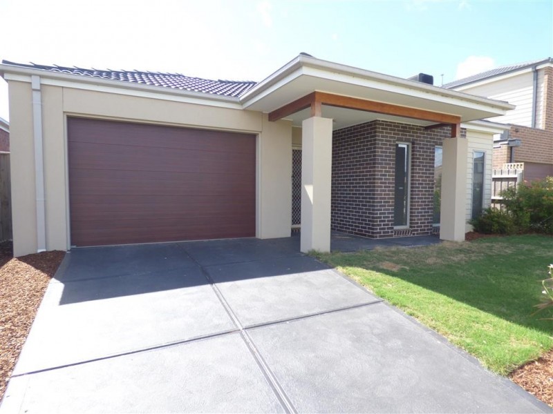 15 Float Place, Point Cook VIC 3030