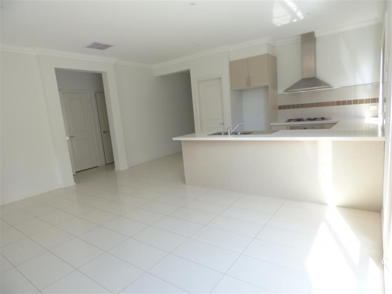 15 Float Place, Point Cook VIC 3030