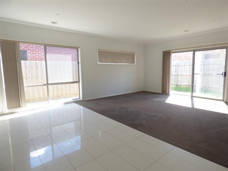 15 Float Place, Point Cook VIC 3030