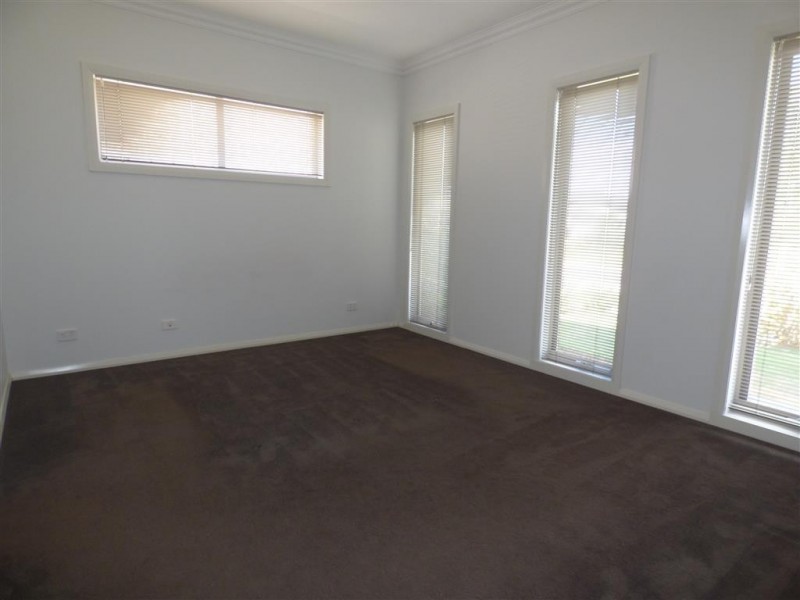 15 Float Place, Point Cook VIC 3030