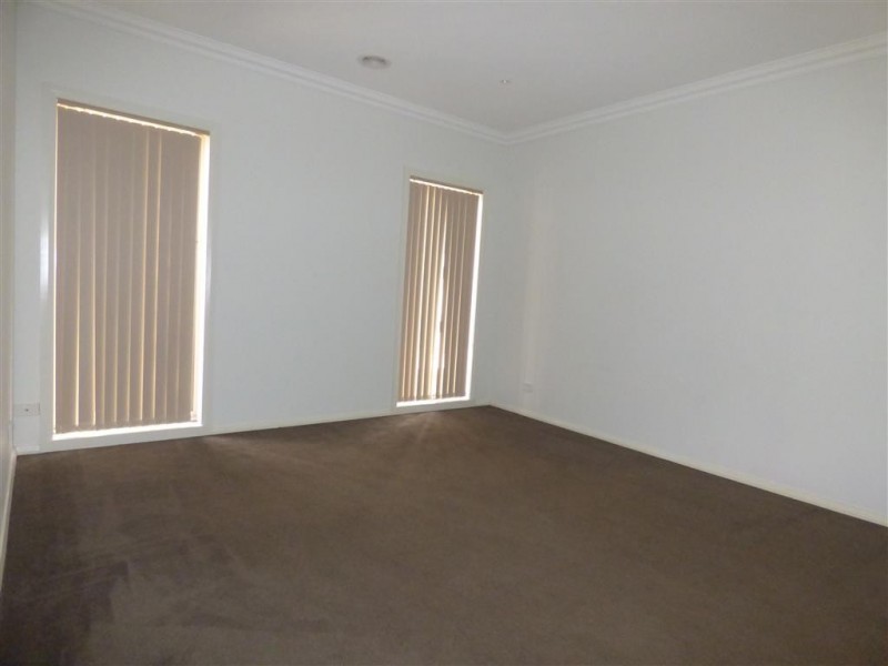 15 Float Place, Point Cook VIC 3030