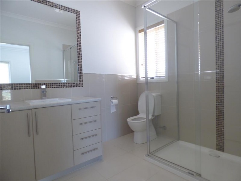 15 Float Place, Point Cook VIC 3030