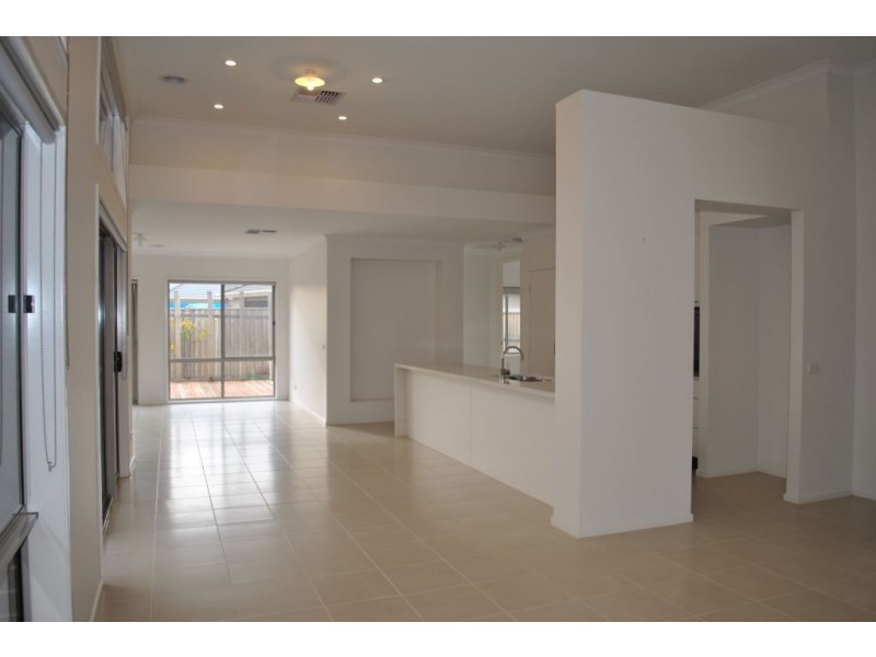 38 Shiraz Crescent, Point Cook VIC 3030