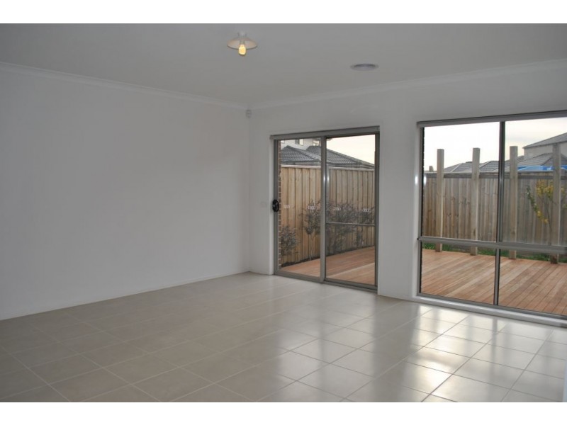 38 Shiraz Crescent, Point Cook VIC 3030