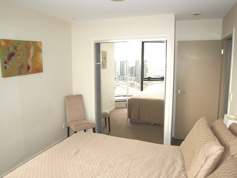 2409A/100 Harbour Esplanade, Docklands VIC 3008