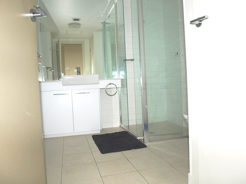 2409A/100 Harbour Esplanade, Docklands VIC 3008