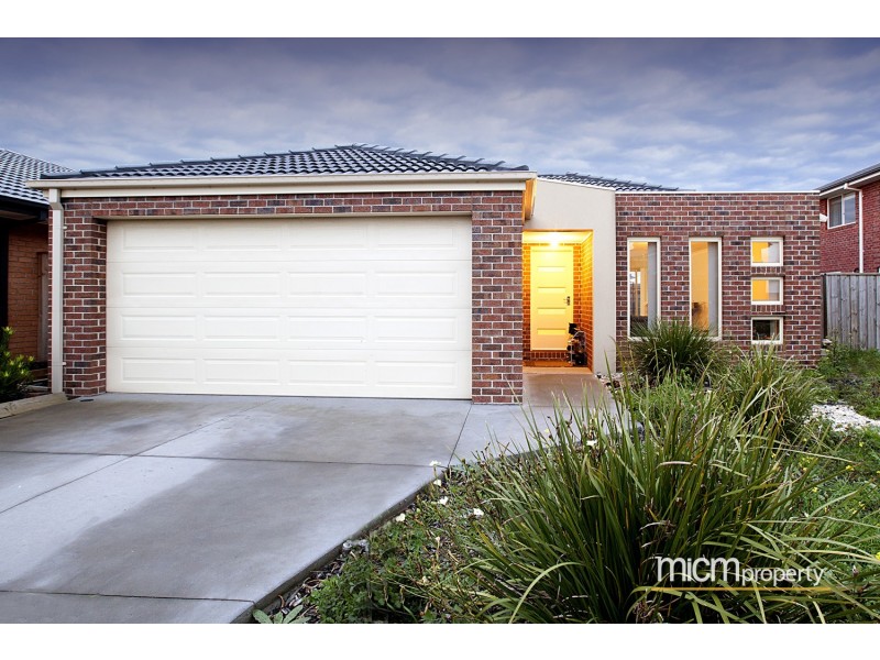 33 Arrowgrass Drive, Point Cook VIC 3030