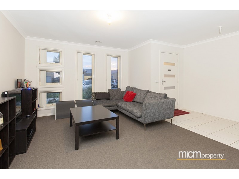 33 Arrowgrass Drive, Point Cook VIC 3030