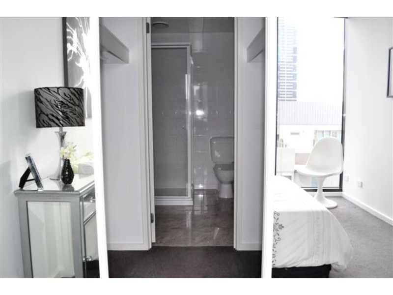 REF 22495/173 City Road, Southbank VIC 3006