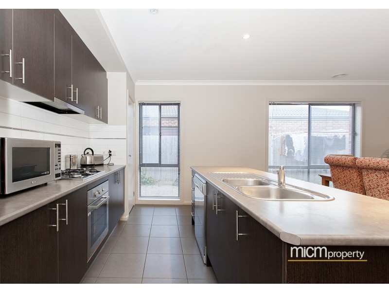 21 Terrene Terrace, Point Cook VIC 3030