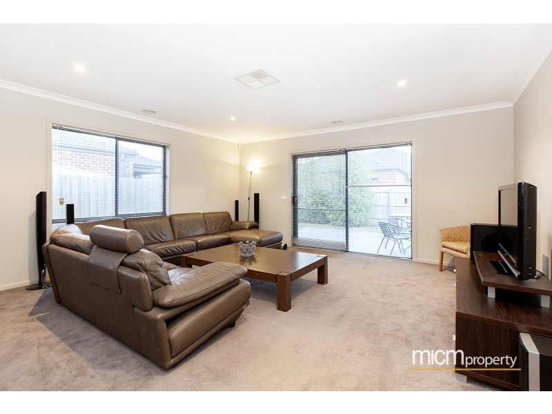 21 Terrene Terrace, Point Cook VIC 3030