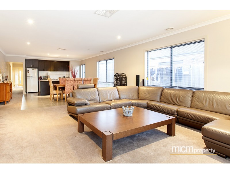 21 Terrene Terrace, Point Cook VIC 3030