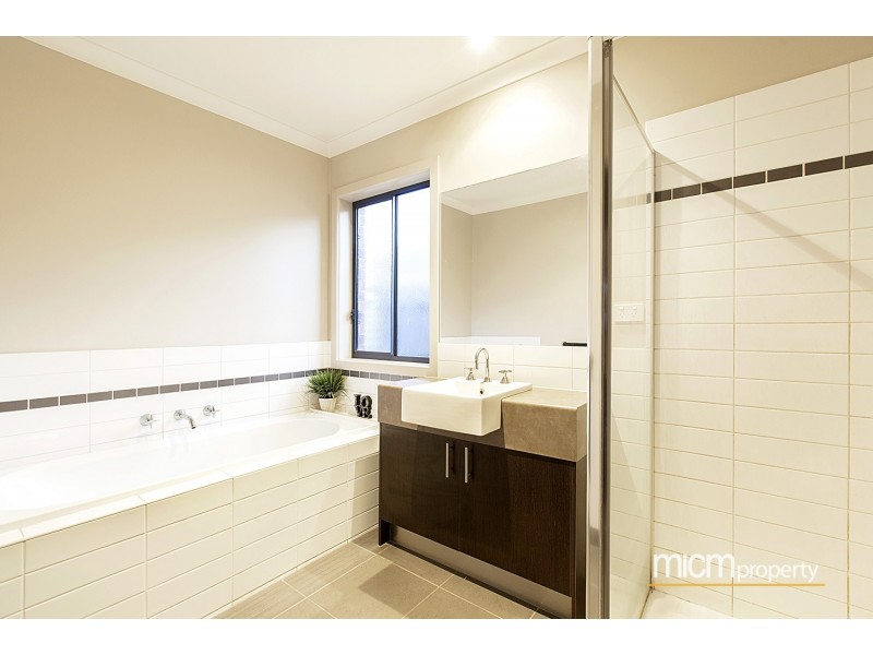 21 Terrene Terrace, Point Cook VIC 3030