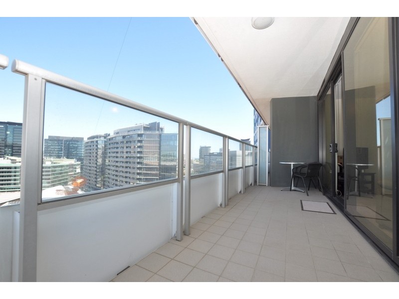 1713/100 Harbour Esplanade, Docklands VIC 3008