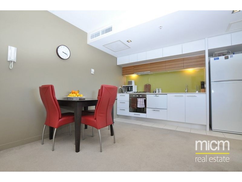 1713/100 Harbour Esplanade, Docklands VIC 3008