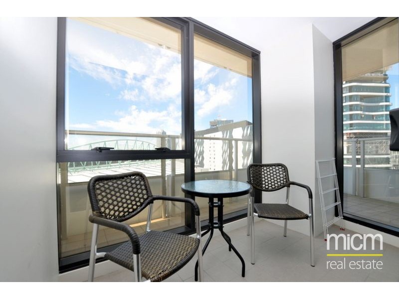 1713/100 Harbour Esplanade, Docklands VIC 3008