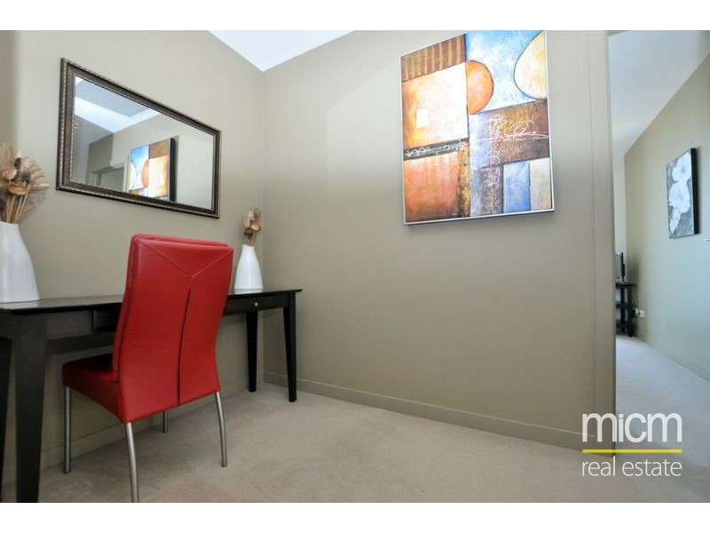 1713/100 Harbour Esplanade, Docklands VIC 3008