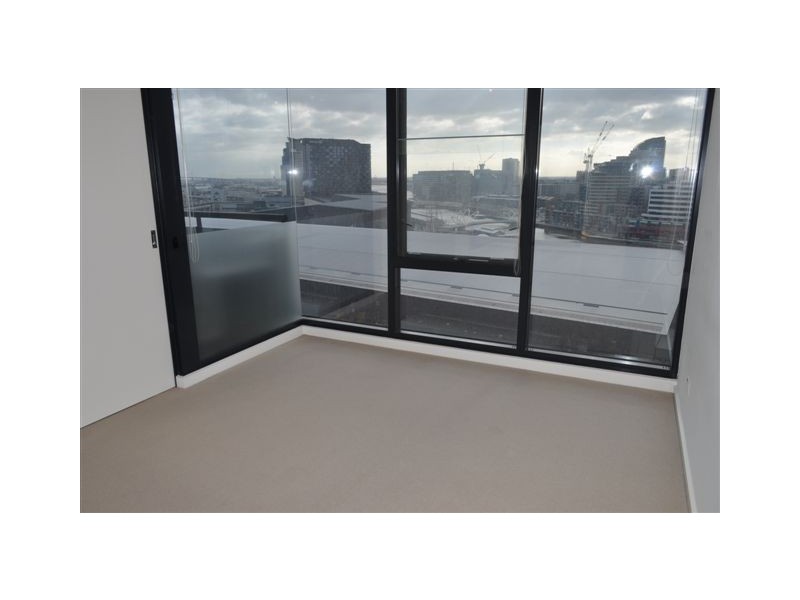 REF 22569/63 Whiteman Street, Southbank VIC 3006