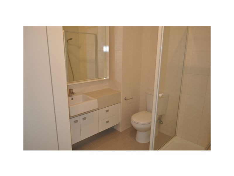 REF 22569/63 Whiteman Street, Southbank VIC 3006