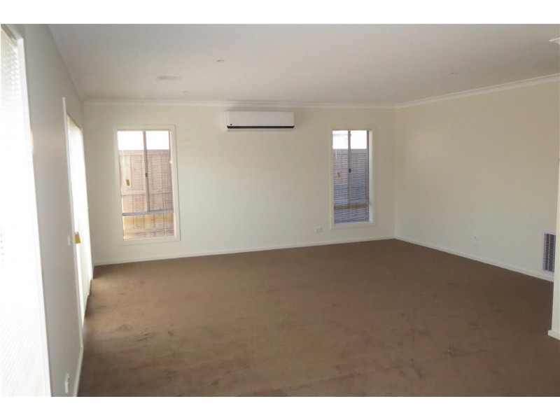 55 Barnstormer Boulevard, Point Cook VIC 3030
