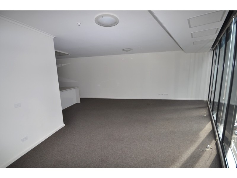 REF 22580/63 Whiteman Street, Southbank VIC 3006