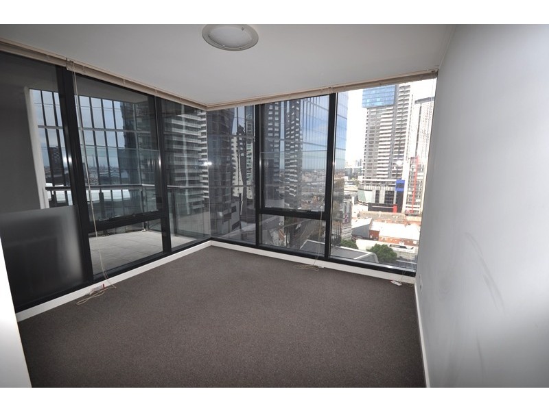 REF 22580/63 Whiteman Street, Southbank VIC 3006
