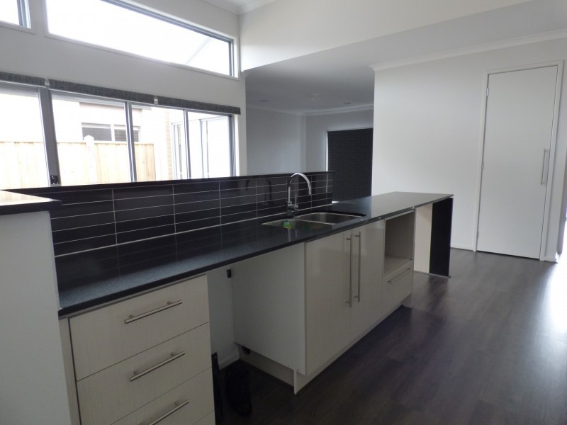 28 Stoneyfell Road, Point Cook VIC 3030