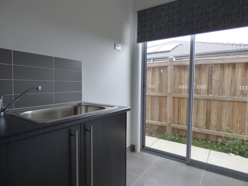 28 Stoneyfell Road, Point Cook VIC 3030