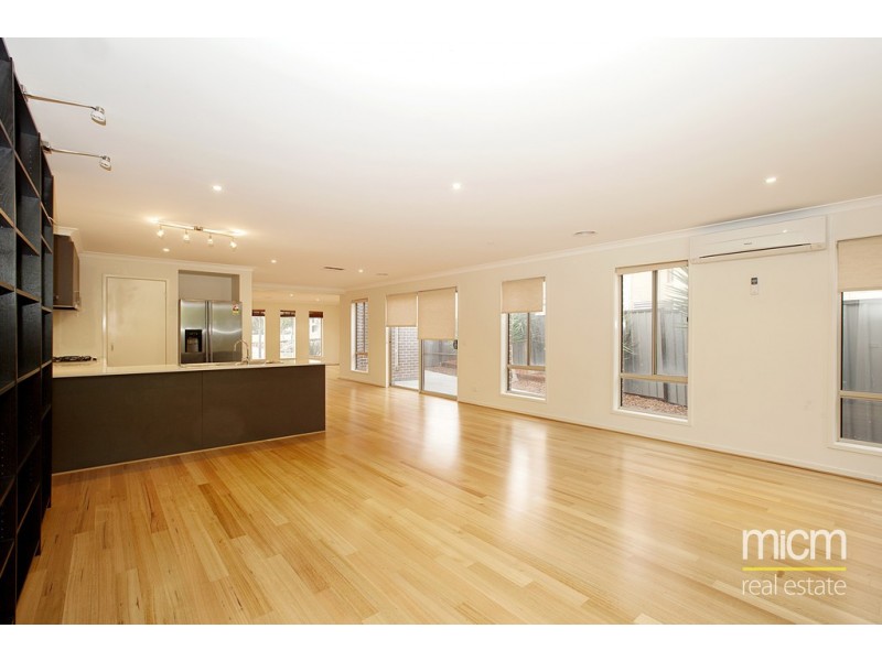 31 Breasley Parkway, Point Cook VIC 3030