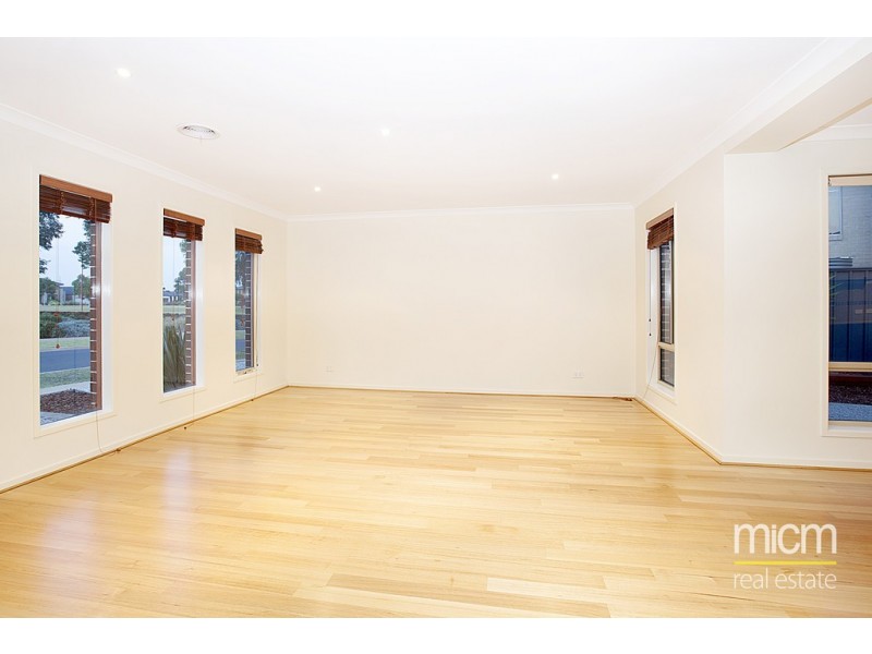 31 Breasley Parkway, Point Cook VIC 3030