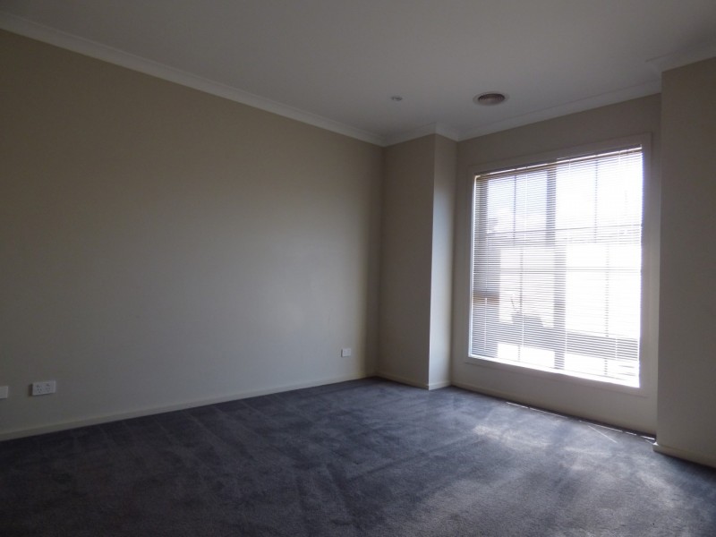 16 Earth Street, Point Cook VIC 3030