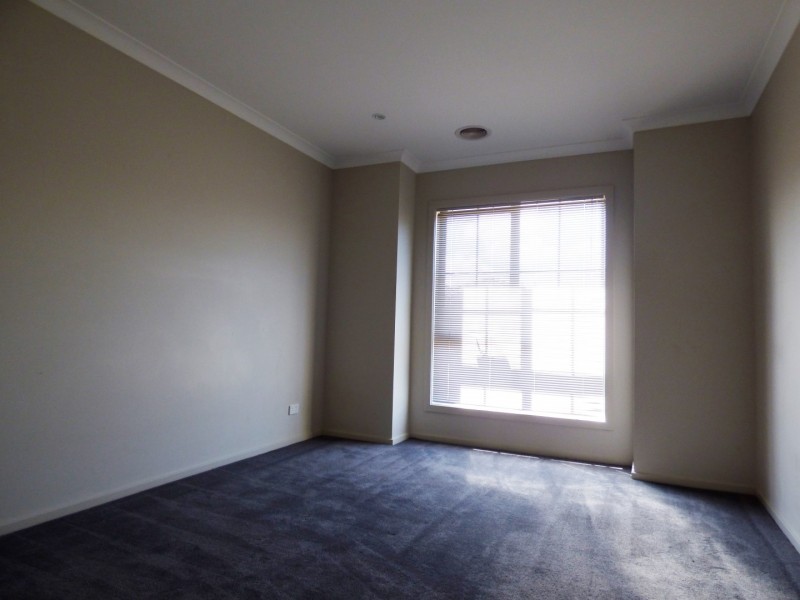 16 Earth Street, Point Cook VIC 3030
