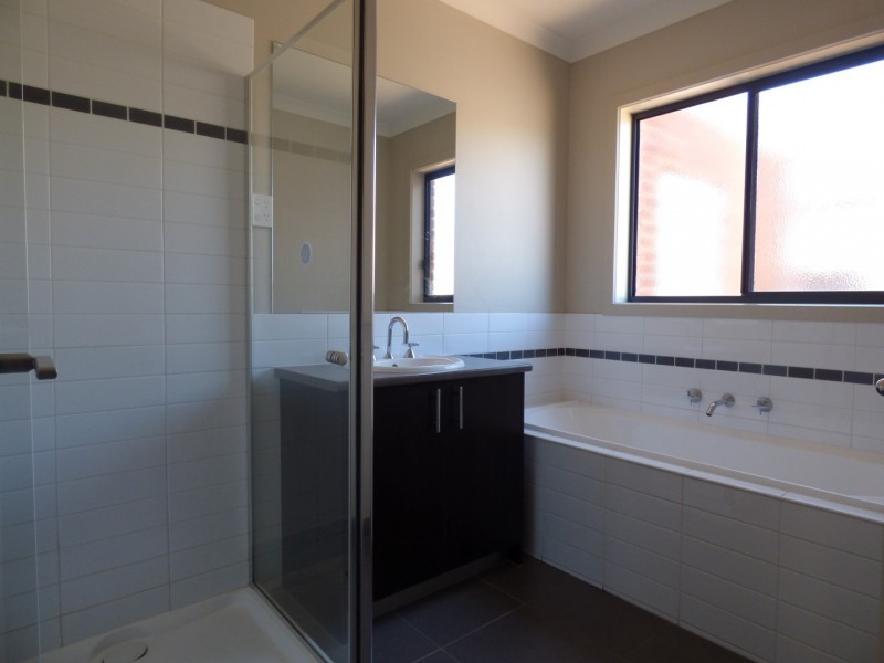 16 Earth Street, Point Cook VIC 3030