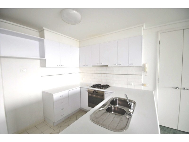 REF 22618/99 Whiteman Street, Southbank VIC 3006