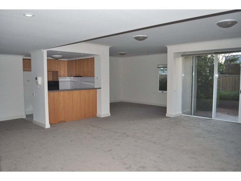 REF 22619/8 Wells Street, Southbank VIC 3006