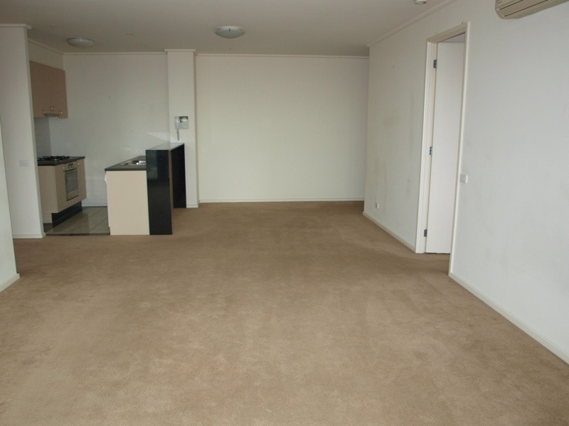 REF 22626/83 Whiteman Street, Southbank VIC 3006