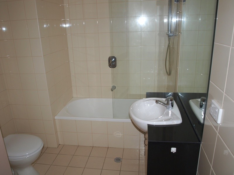 REF 22626/83 Whiteman Street, Southbank VIC 3006