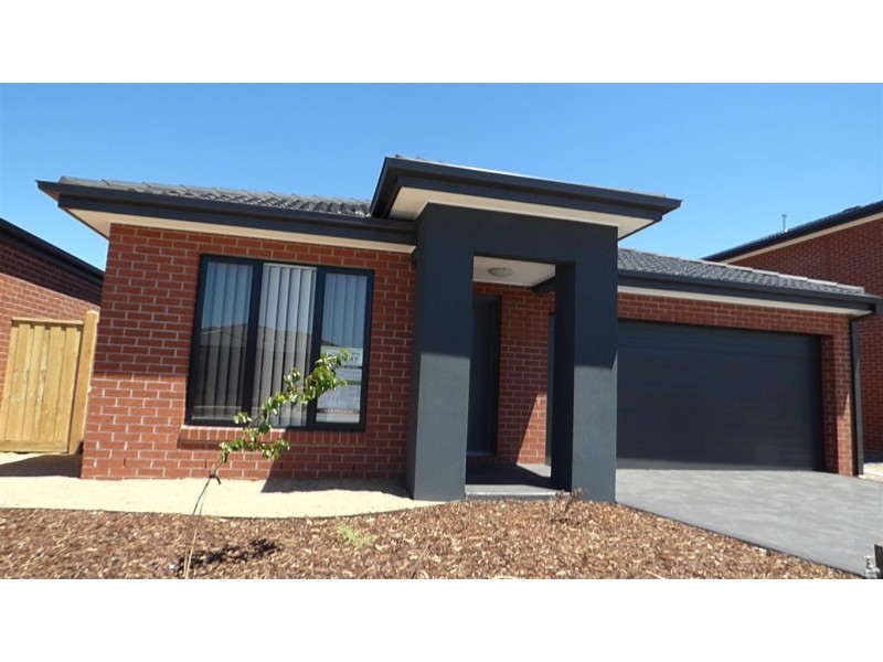 5a Surrey Grove, Point Cook VIC 3030