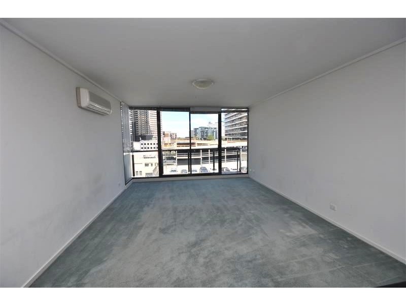 REF 32418/28 Bank Street, South Melbourne VIC 3205