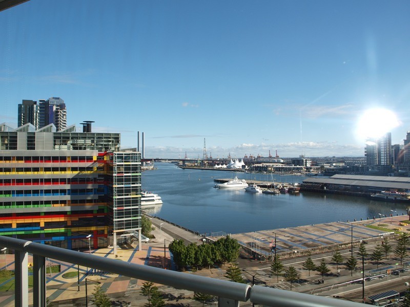 1110/100 Harbour Esplanade, Docklands VIC 3008