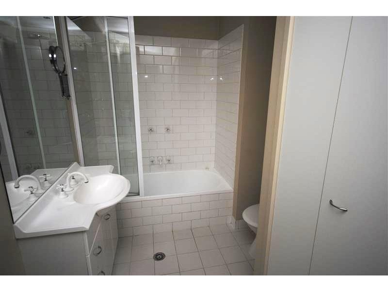 REF 22663/148 Wells Street, South Melbourne VIC 3205