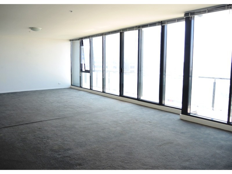 REF 22666/99 Whiteman Street, Southbank VIC 3006