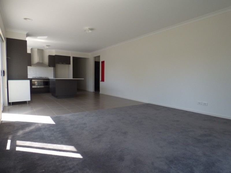 16 GRANDPARK CIRCUIT, Point Cook VIC 3030