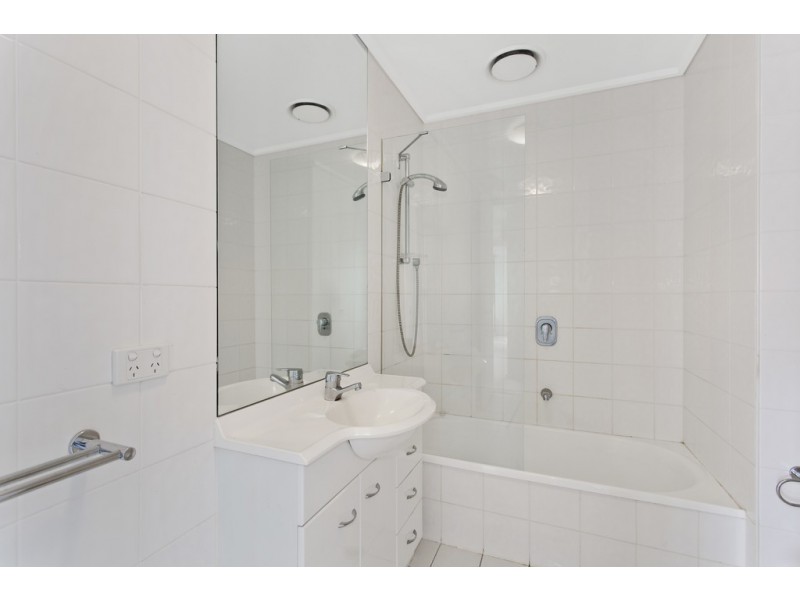 168/99 Whiteman Street, Southbank VIC 3006