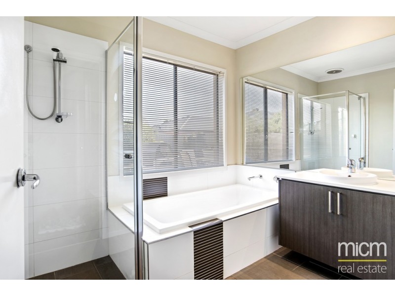 4 Tarango Drive, Point Cook VIC 3030